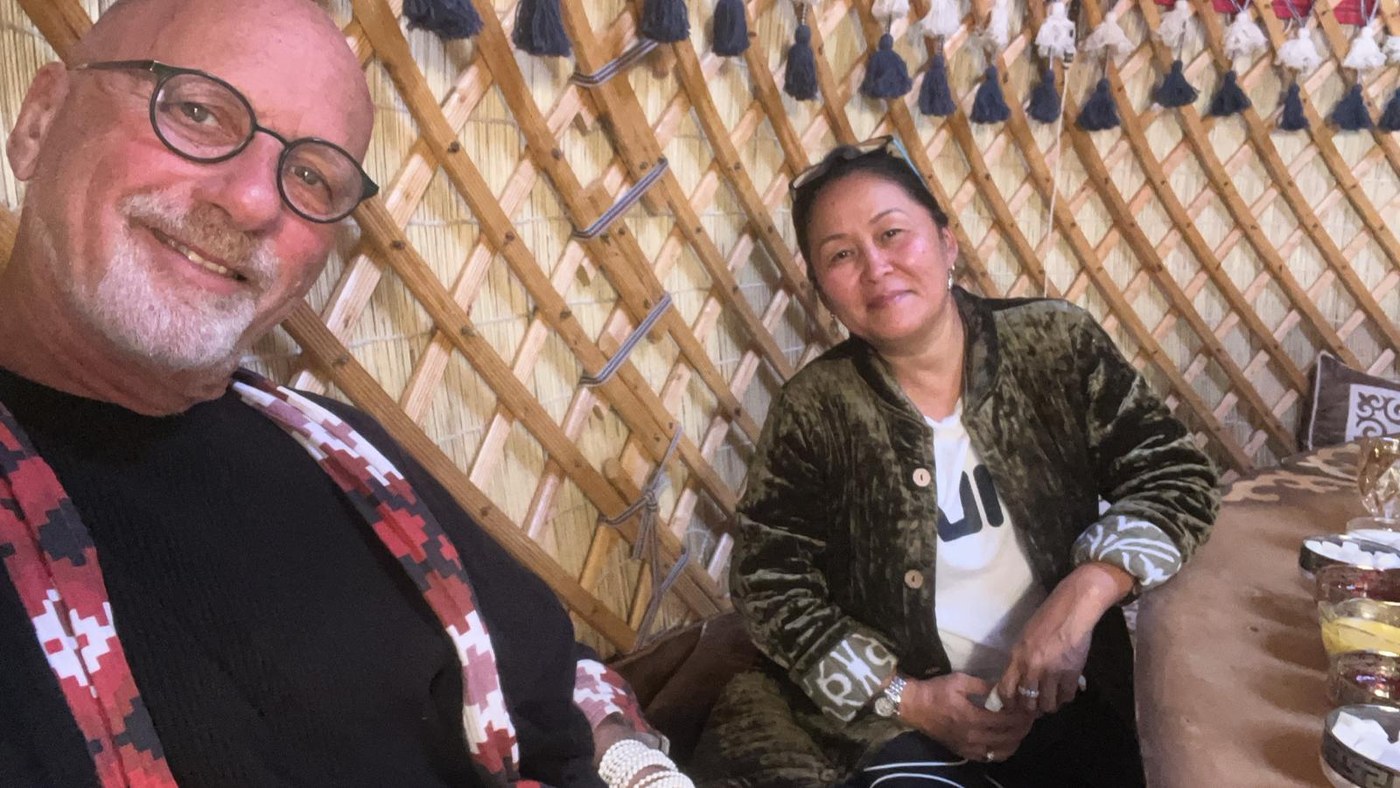 Yossi Ghinsberg and Nura inside a Kyrgyz boz üy — founders of Tündük